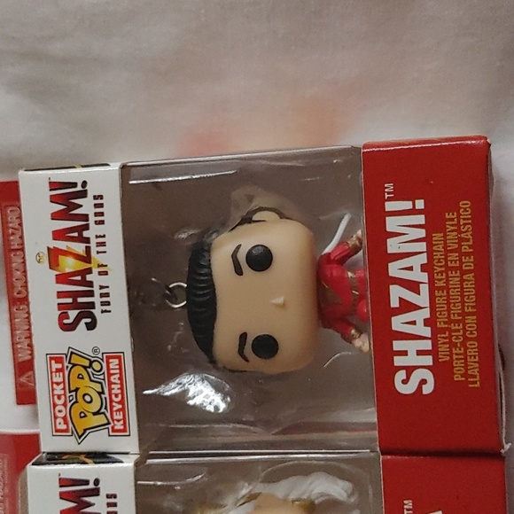 2 funko pop keychains - Picture 3 of 3